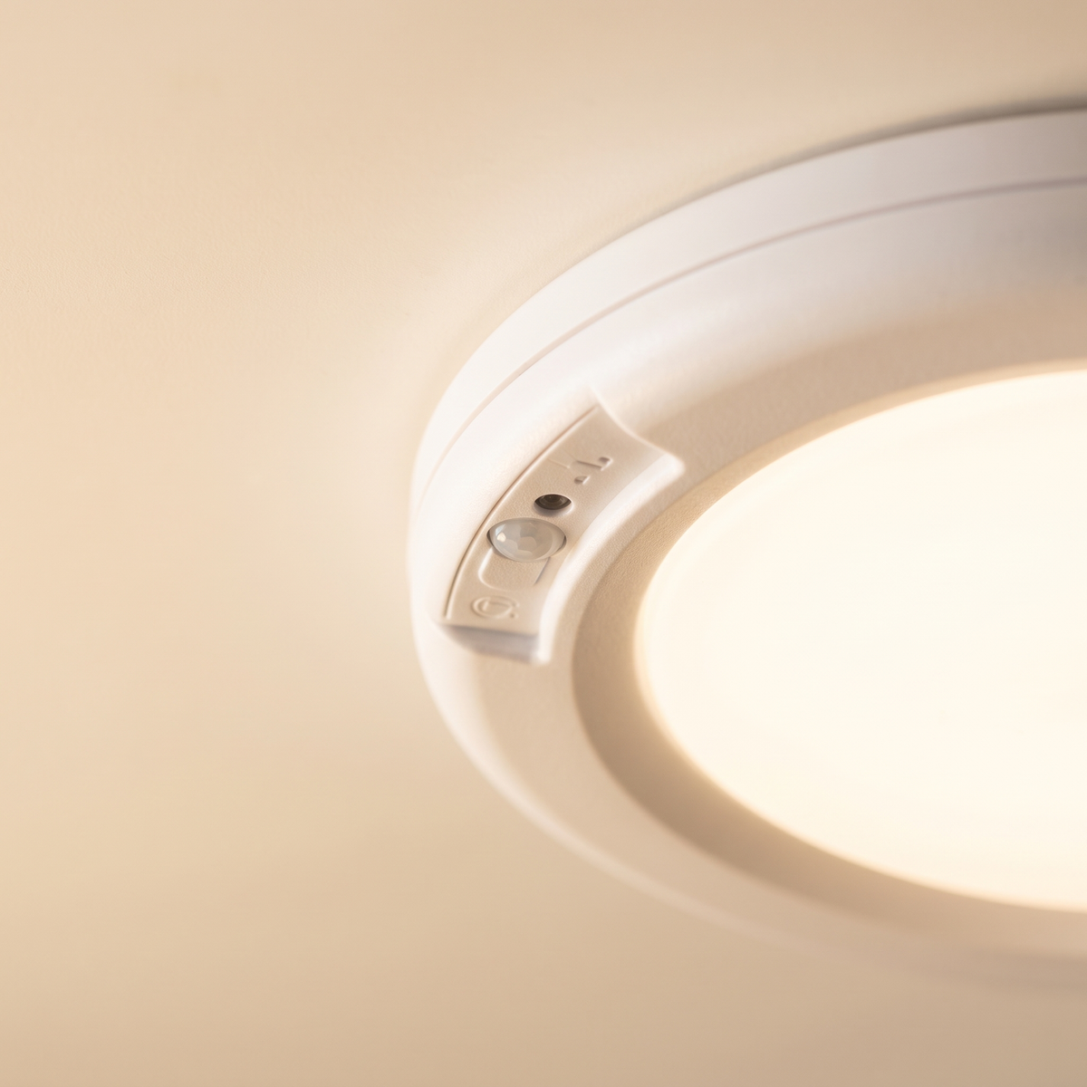 Lumora's SmartLight™